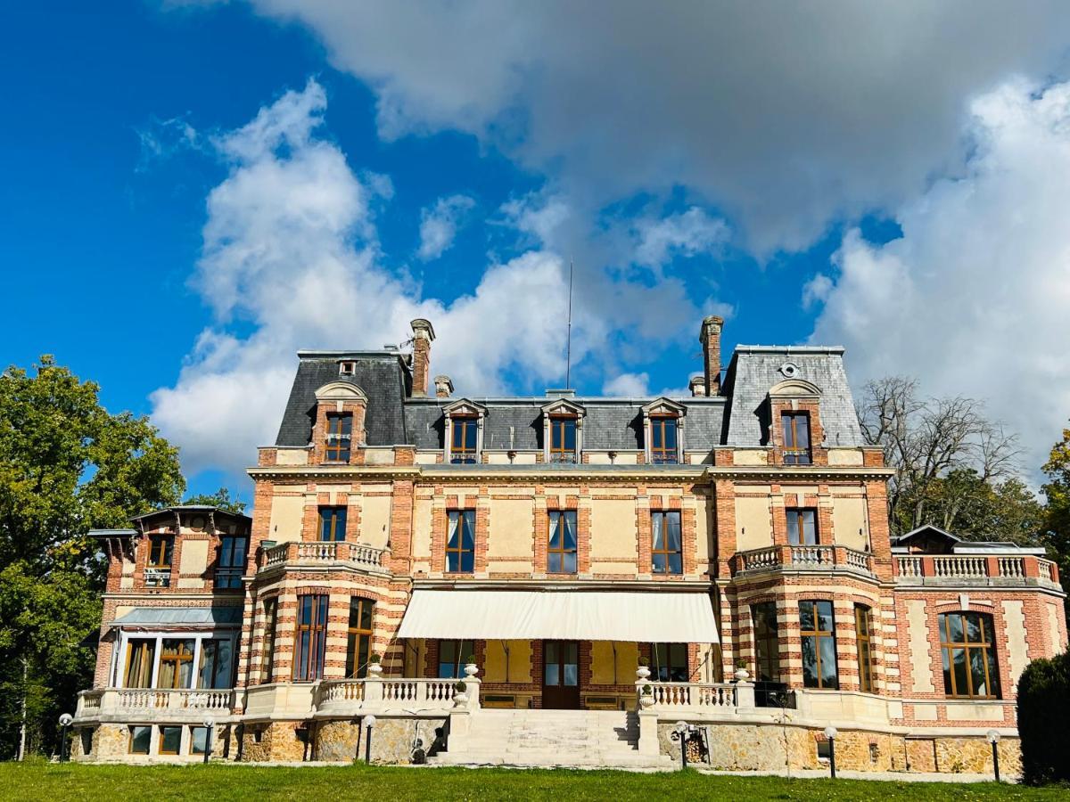Chateau De Crenille Chaumes-en-Brie Eksteriør billede