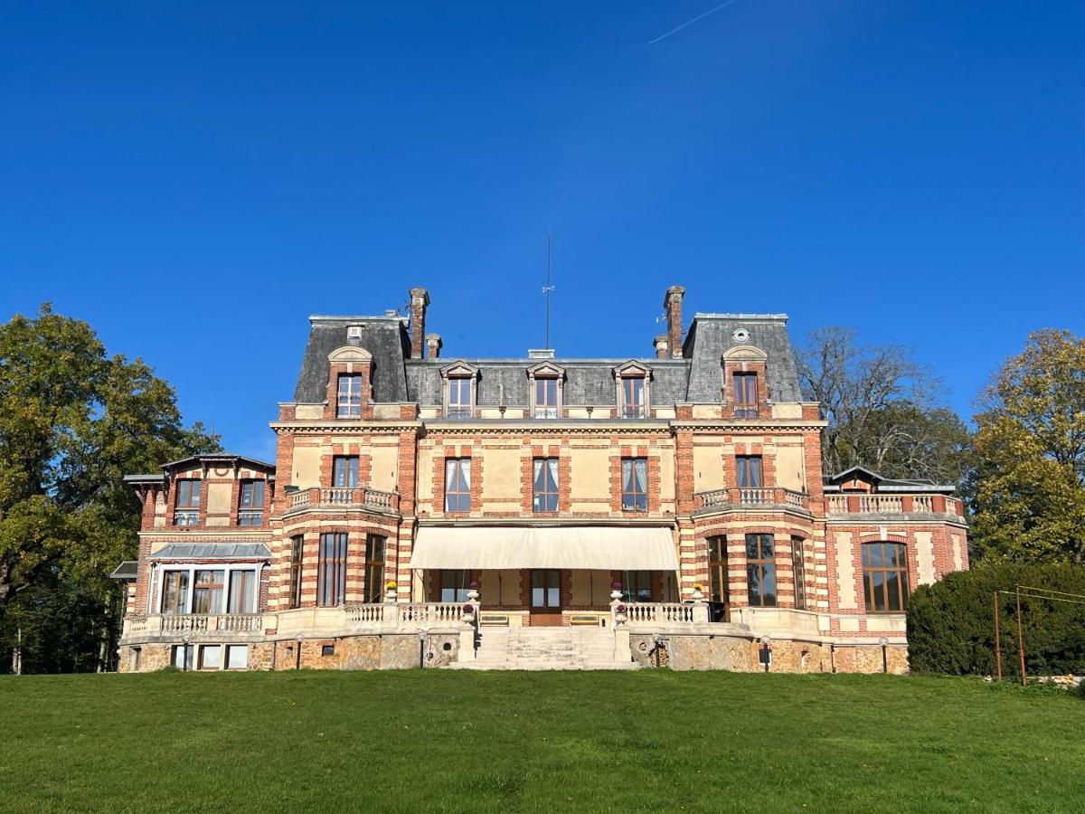 Chateau De Crenille Chaumes-en-Brie Eksteriør billede