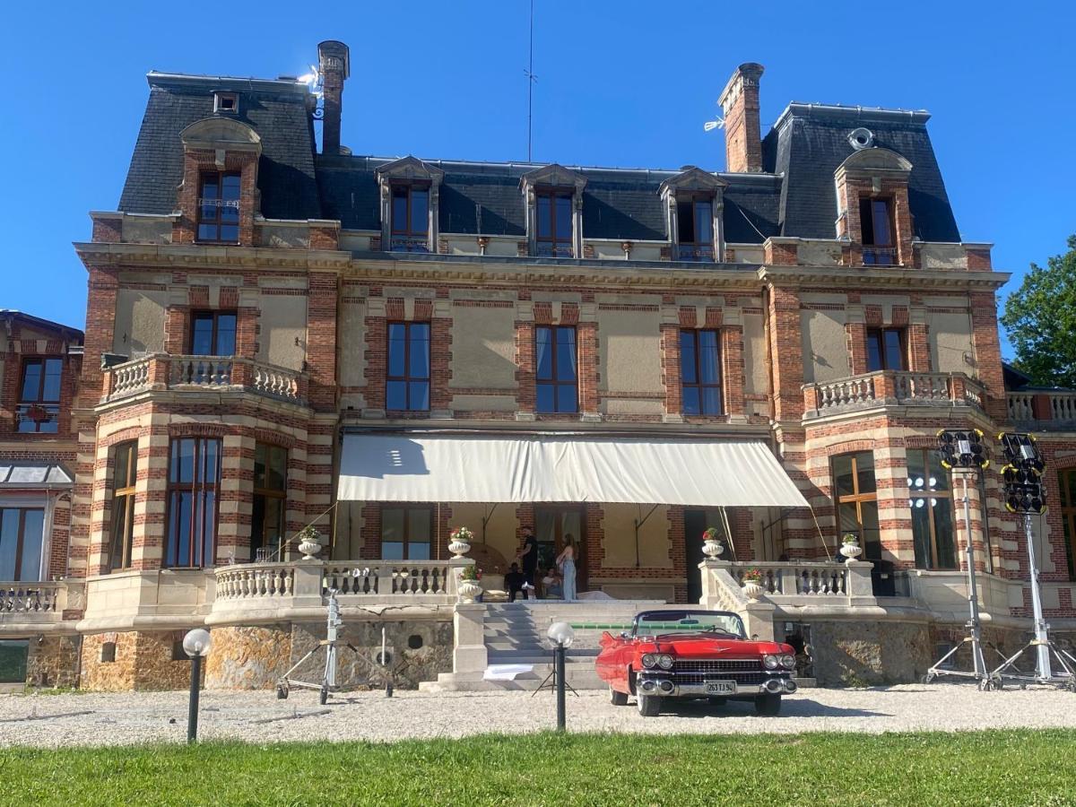 Chateau De Crenille Chaumes-en-Brie Eksteriør billede
