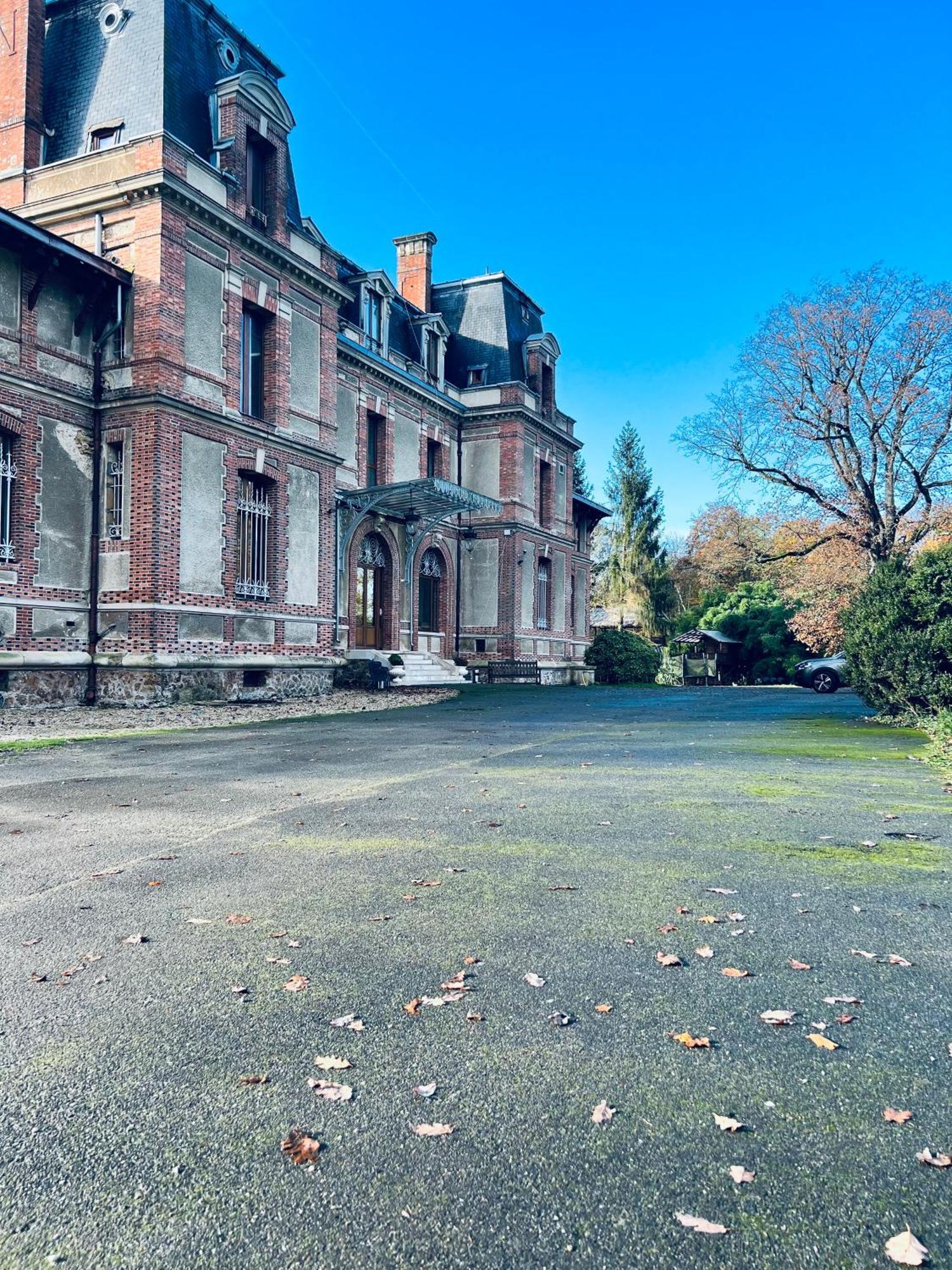 Chateau De Crenille Chaumes-en-Brie Eksteriør billede